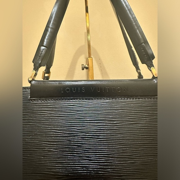 Louis Vuitton Figari MM Epi Noir Tote Handbag - Picture 15 of 15